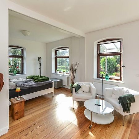 Kanalvilla - Urlaub Am Nord-Ostseekanal - Zwei Ferienwohnungen Im Angebot- Eine Im Dachgeschoss Und Eine Wohnung Mit Garten Sehestedt  ภายนอก รูปภาพ