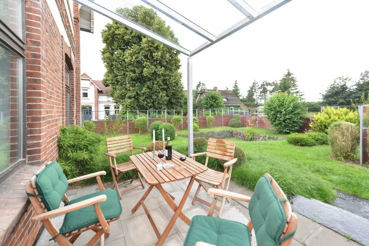 Kanalvilla - Urlaub Am Nord-Ostseekanal - Zwei Ferienwohnungen Im Angebot- Eine Im Dachgeschoss Und Eine Wohnung Mit Garten Sehestedt  ภายนอก รูปภาพ