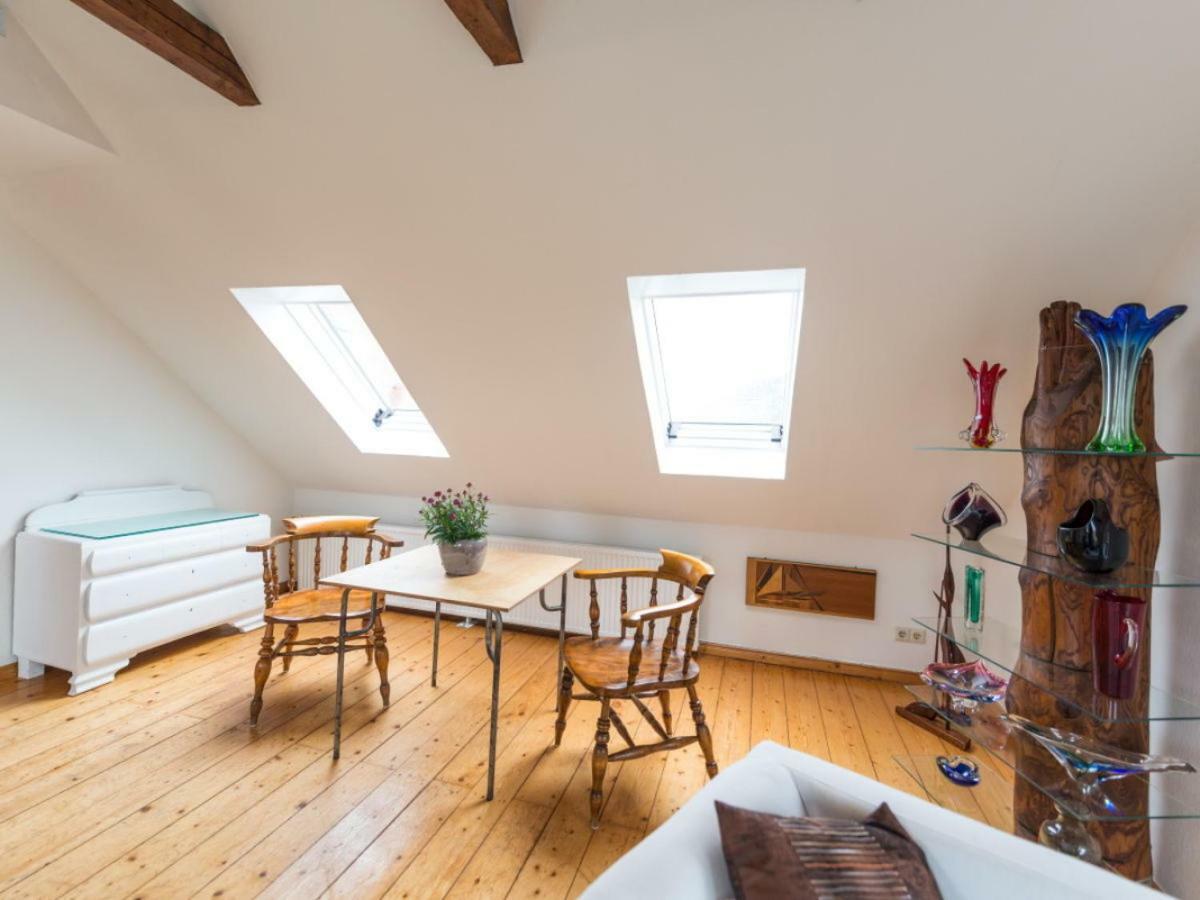 Kanalvilla - Urlaub Am Nord-Ostseekanal - Zwei Ferienwohnungen Im Angebot- Eine Im Dachgeschoss Und Eine Wohnung Mit Garten Sehestedt  ภายนอก รูปภาพ