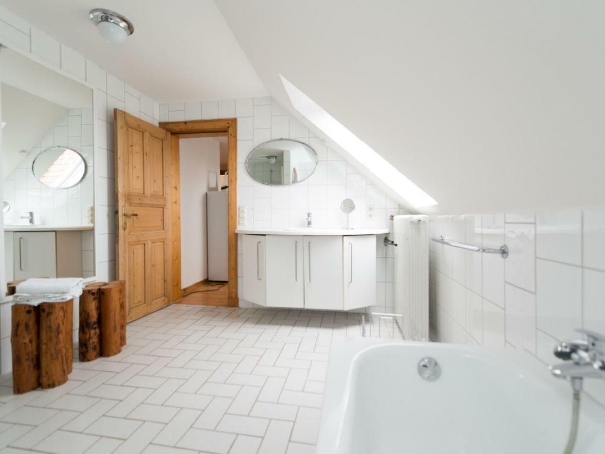 Kanalvilla - Urlaub Am Nord-Ostseekanal - Zwei Ferienwohnungen Im Angebot- Eine Im Dachgeschoss Und Eine Wohnung Mit Garten Sehestedt  ภายนอก รูปภาพ
