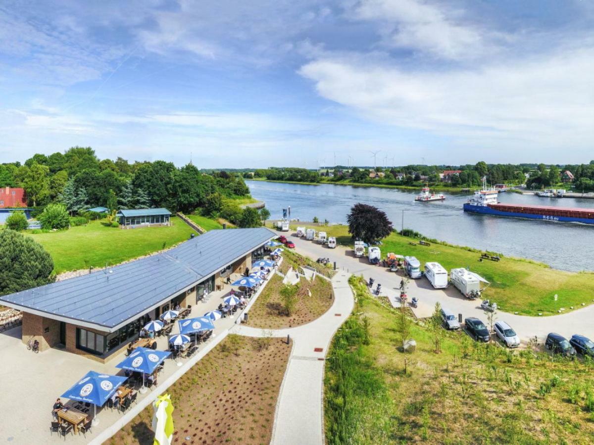 Kanalvilla - Urlaub Am Nord-Ostseekanal - Zwei Ferienwohnungen Im Angebot- Eine Im Dachgeschoss Und Eine Wohnung Mit Garten Sehestedt  ภายนอก รูปภาพ